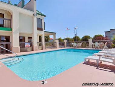 Carolina Inn Of Lake Norman ムアズビル エクステリア 写真