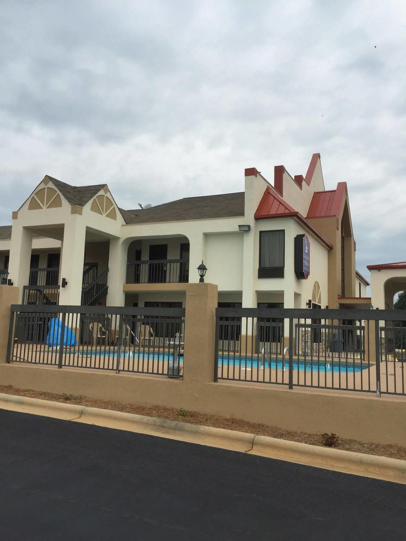 Carolina Inn Of Lake Norman ムアズビル エクステリア 写真
